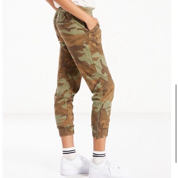 Levi's Jet Set Tapered Camo Jogger Zip Hem - Picture 11 of 12